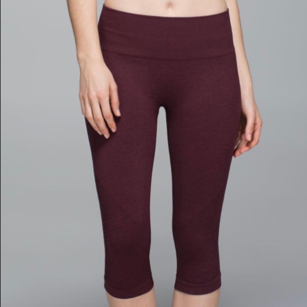 🍋Lululemon Athletica🍋 Maroon In the Flow Crop II